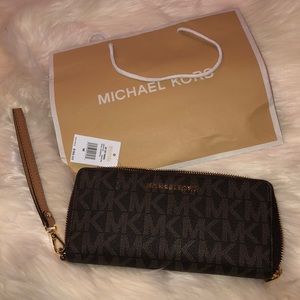 COPY - Michael Kors Jet Set Travel Continental